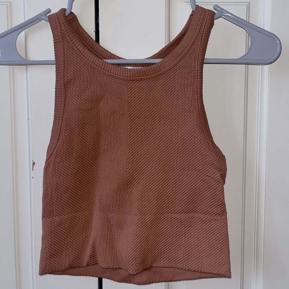 Brown High-Neck Tanktop